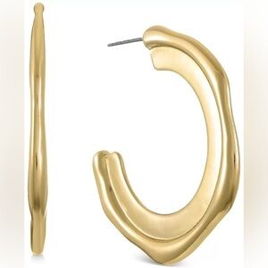 Gold tone sculptural C-hoop earrings NWT